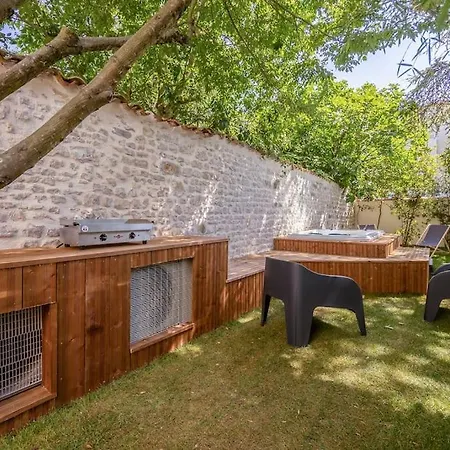 Arboree Hyper Centre Villa