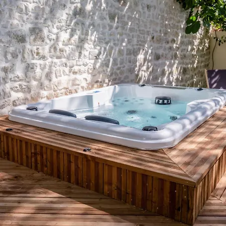 Arboree Hyper Centre *