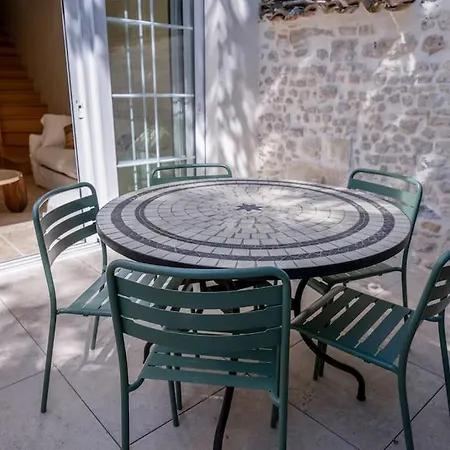 Arboree Hyper Centre *