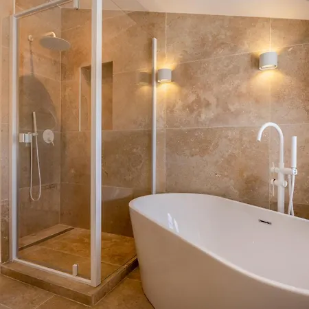 Arboree Hyper Centre Villa *