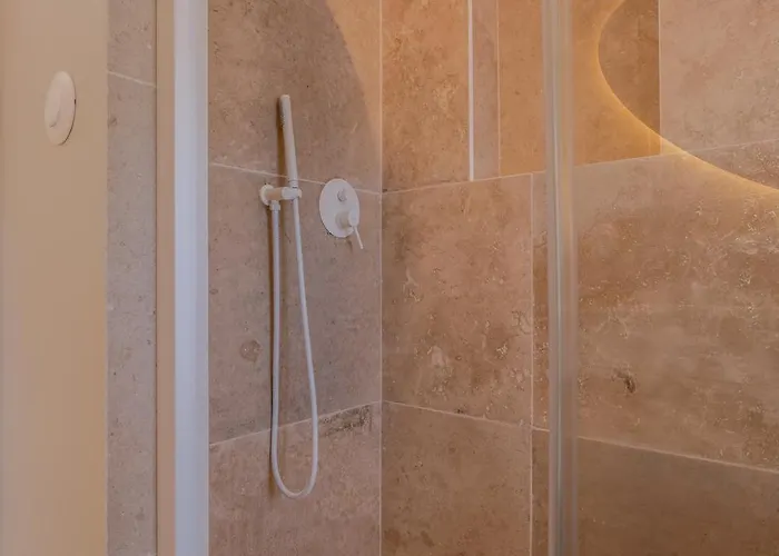 Arboree Hyper Centre